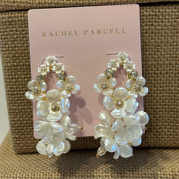 NWT Rachel Parcell Earrings iridescent white flowers w/ cubic zirconia crystals - Picture 7 of 11